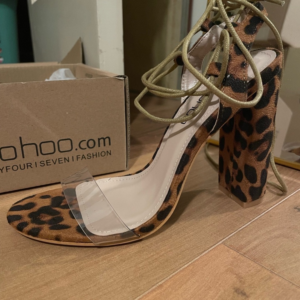 Heels - Picture 2 of 4